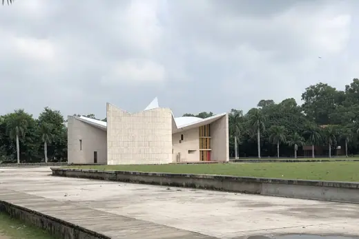 Photo 4: Exterior · The Gandhi Bhawan at Punjab University, Sector 14, Chandigarh