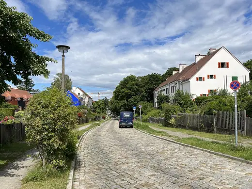 Photo 6: Context · Gartenstadtweg in der Gartenstadt Falkenberg in Berlin-Bohnsdorf, Deutschland