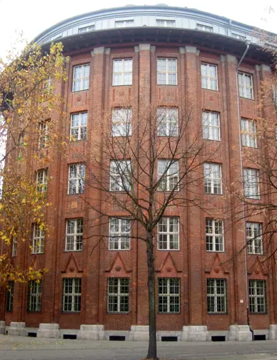 Photo 3: Exterior