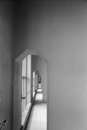 Photo 3: Interior