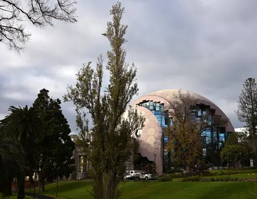 Photo 2: Exterior · Architect: ARM