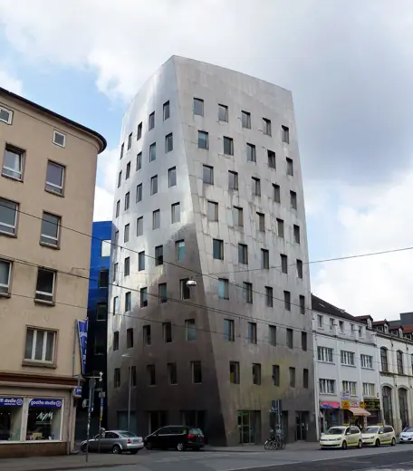 Photo 2: Exterior · Gehry-Tower in Hannover 