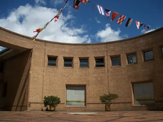 Photo 5: Interior · Plaza interior del Archivo General de la ´Nación en Bogotá