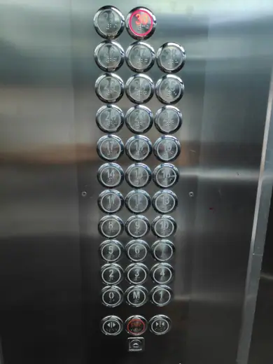 Photo 6: Interior · Genex Tower (Belgrade) elevator