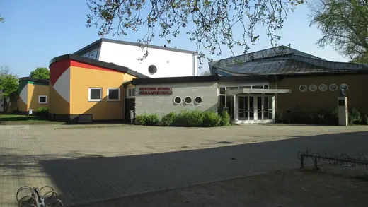 Photo 2: Exterior · Geschwister-Scholl-Gesamtschule Lünen in der Holtgrevenstraße, Lünen