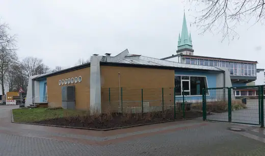 Photo 3: Exterior · Baudenkmal 04 Geschwister-Scholl-Gesamtschule - Hans Scharoun - Holtgrevenstrasse 6, Lünen-Mitte