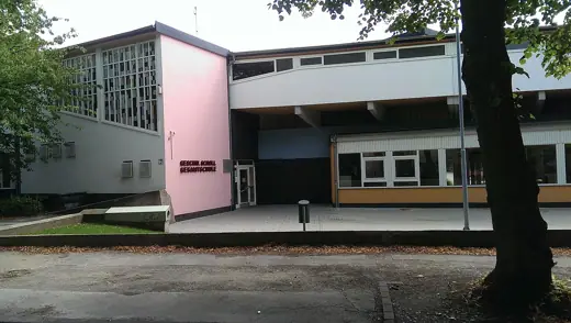 Photo 4: Exterior · Geschwister-Scholl-Gesamtschule (bis 1986 Gymnasium) in Lünen