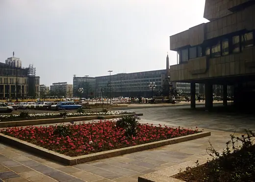 Photo 2: Exterior