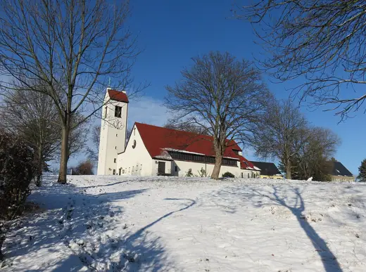 Photo 1: Exterior