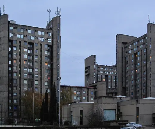 Photo 3: Exterior