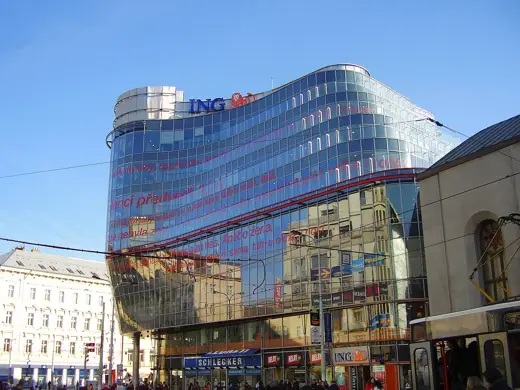 Photo 1: Exterior