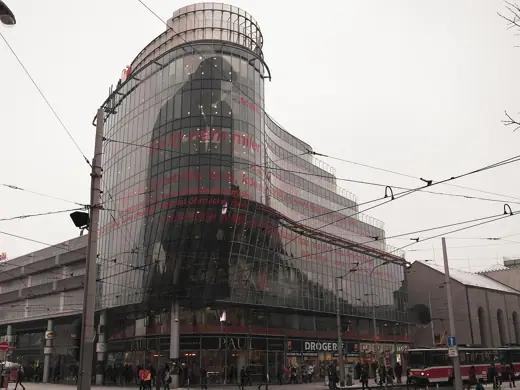 Photo 2: Exterior