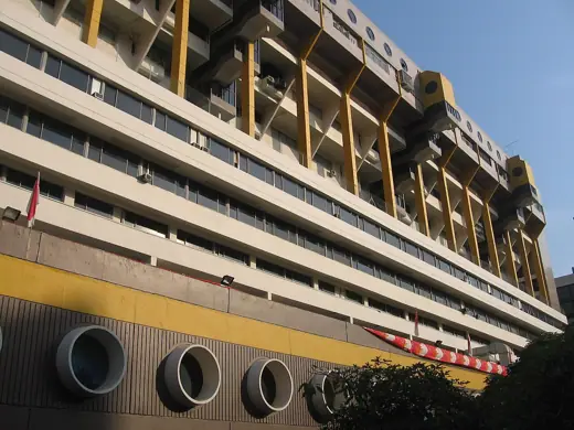 Photo 3: Exterior