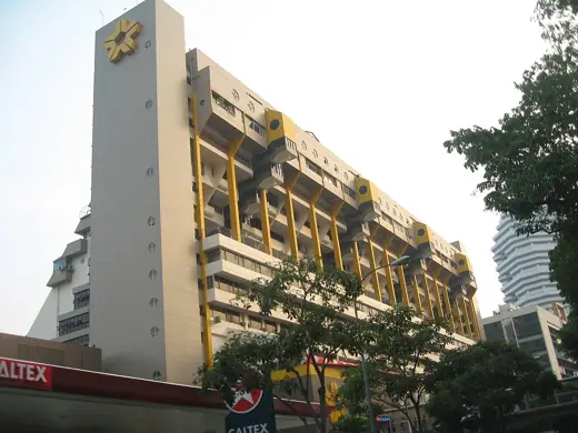 Photo 4: Exterior