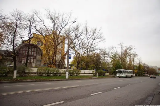 Photo 5: Context · Lefortovo District, Moscow, Russia - the Gosplan Garage