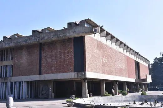 Photo 5: Interior · building of the Chandigarh Museum and Art Gallery