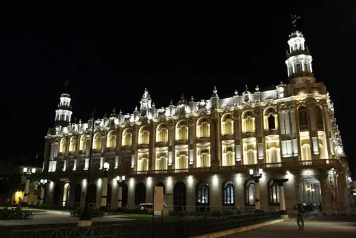 Photo 3: Exterior