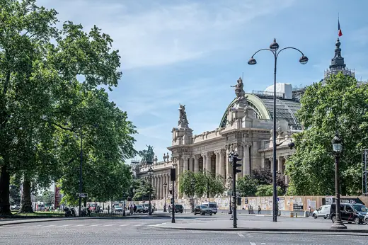 Photo 4: Exterior · Champs-Elysées et Grand-Palais