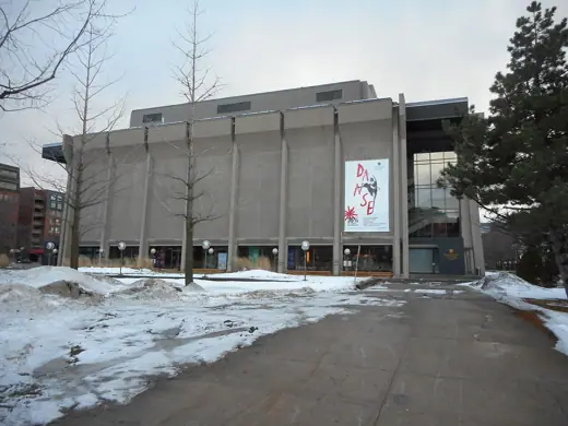 Photo 2: Exterior
