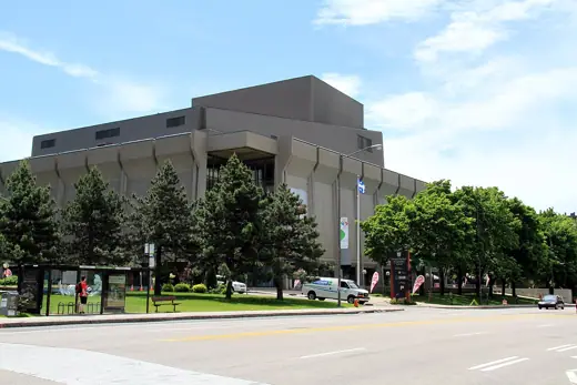 Photo 3: Exterior · Grand Théâtre de Québec, vu de l'intersection René-Lévesque et Claire-Fontaine