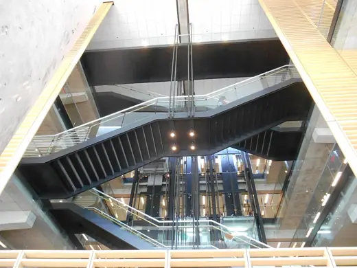 Photo 2: Interior · La Grande Bibliothèque , 475, boulevard De Maisonneuve Est, Montréal Escaliers vus du hall d'entrée