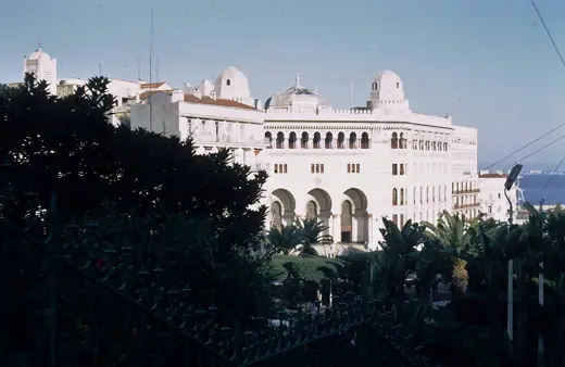 Photo 2: Exterior · Grosse Post, Algier, Algerien