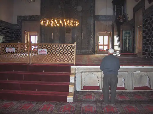 Photo 5: Interior · Interior view of the Yeşil Cami (Green mosque) of Bursa, Turkey