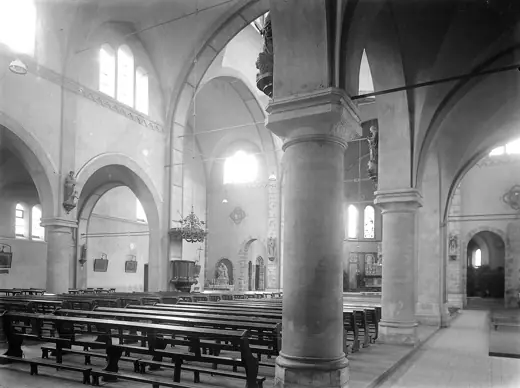 Photo 3: Exterior