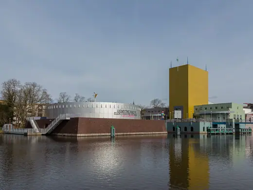 Photo 3: Exterior · Groningen, museum: het Groninger Museum