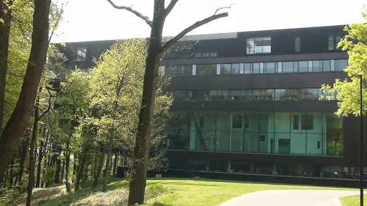 Photo 2: Exterior · Hoofdgebouw van Klimmendaal in Arnhem, 2010