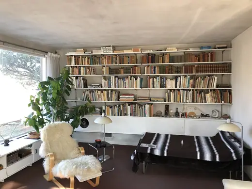 Photo 6: Interior · Living Room