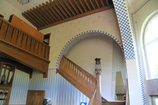 Photo 2: Interior