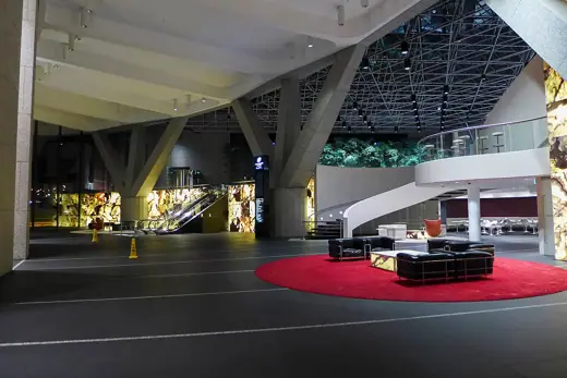 Photo 5: Interior · Grosvenor Place (skyscraper) Lobby
