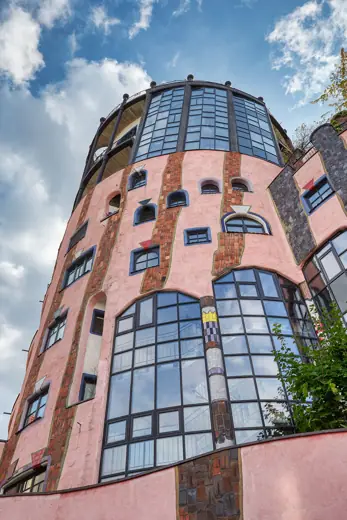 Photo 3: Exterior