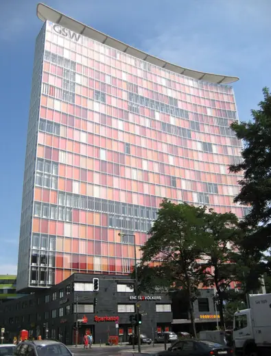 Photo 2: Exterior