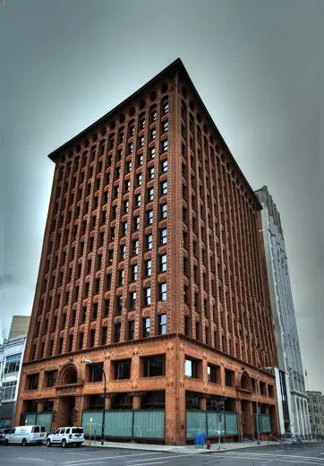 Photo 4: Exterior