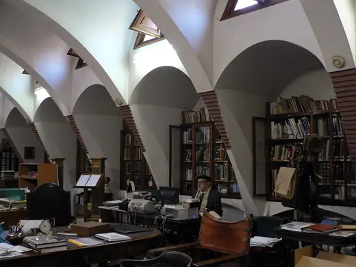 Photo 5: Interior