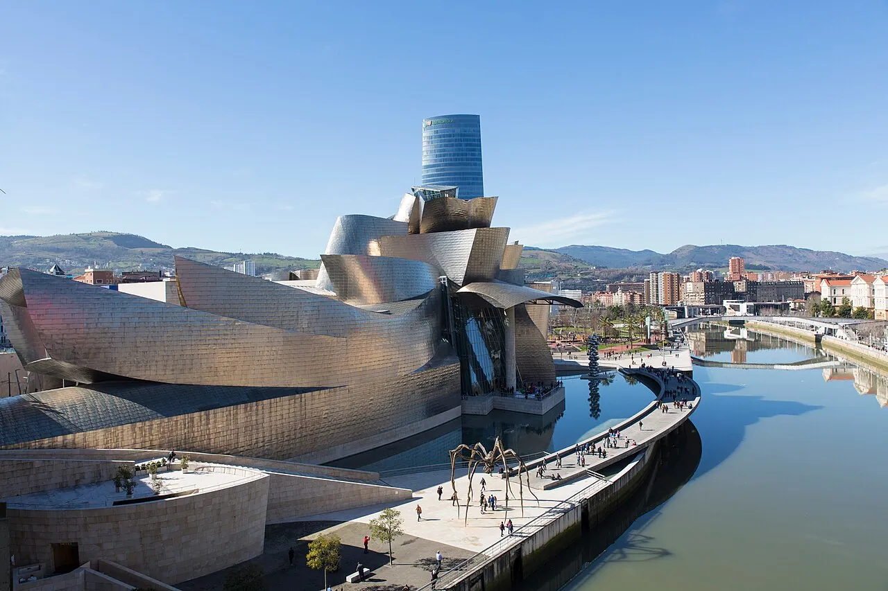Guggenheim Bilbao: Exterior · Guggenheim museum