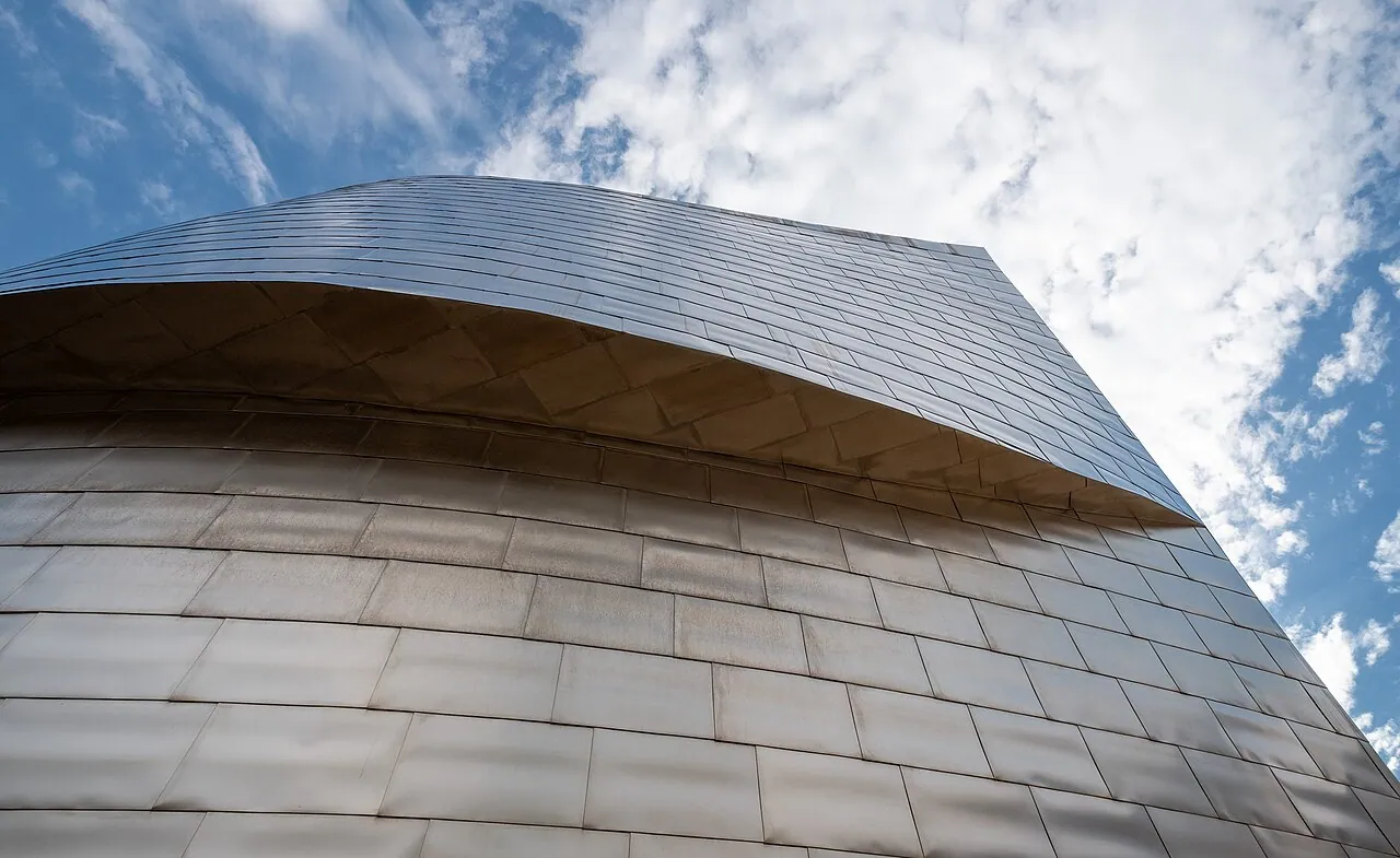 Guggenheim Bilbao: Detail · Detail of the Guggenheim Museum titanium façade, Bilbao, Spain (PPL1-Corrected)