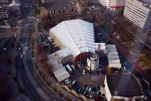 Photo 3: Exterior