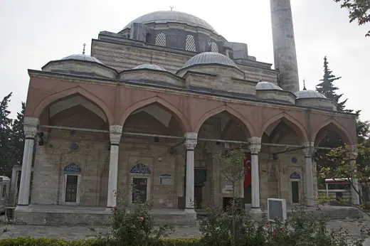 Photo 1: Exterior