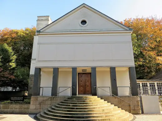 Photo 4: Interior · Denkmalgeschütztes Eduard-Müller-Krematorium auf dem Friedhof Delstern in Hagen , Am Berghang 30