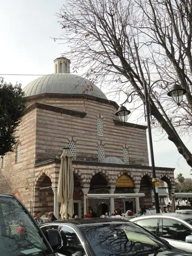 Photo 2: Exterior