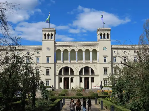 Photo 2: Exterior
