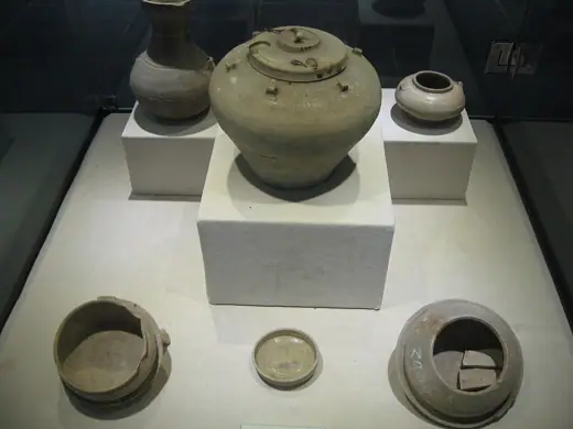 Photo 4: Exterior · Ceramic, 1st - 3rd centery, at Hanoi Museum