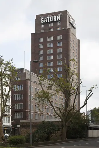 Photo 2: Exterior