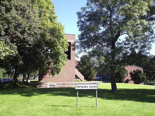 Photo 3: Exterior · Härlanda kyrka i Göteborg den 11 september 2005