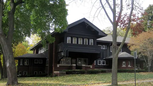 Photo 2: Exterior