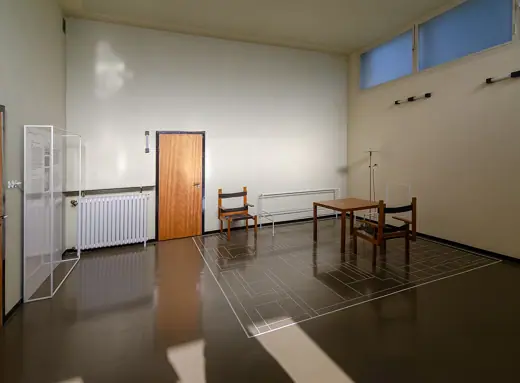 Photo 5: Interior