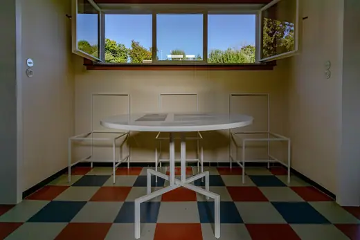 Photo 6: Interior